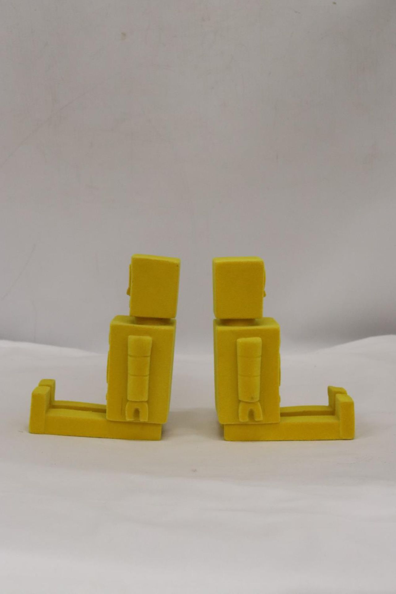 A PAIR OF ROBOT BOOKENDS - Image 2 of 5