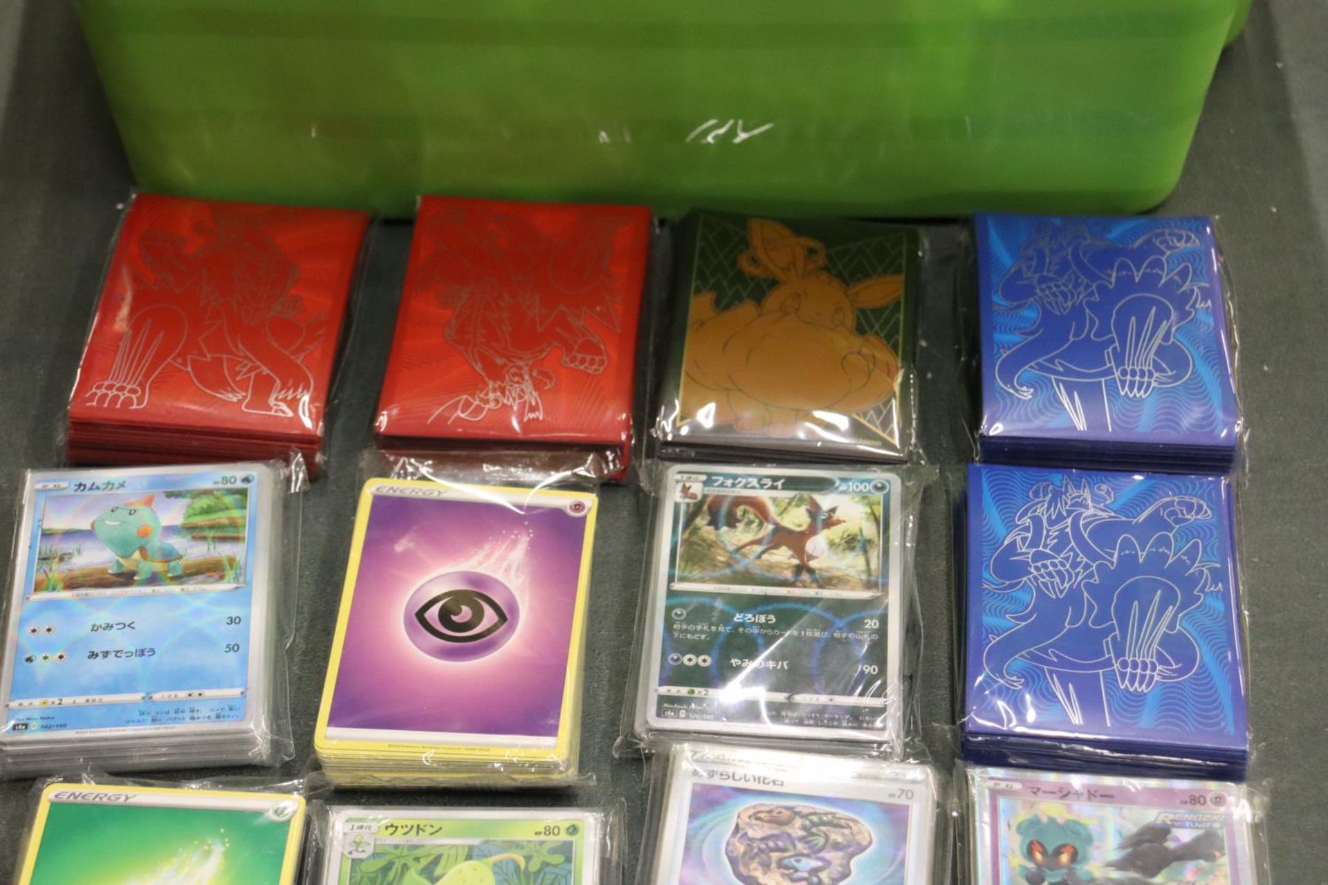 A LARGE COLLECTION OF JAPANESE POKEMON CARDS AND SLEEVES - Bild 3 aus 7