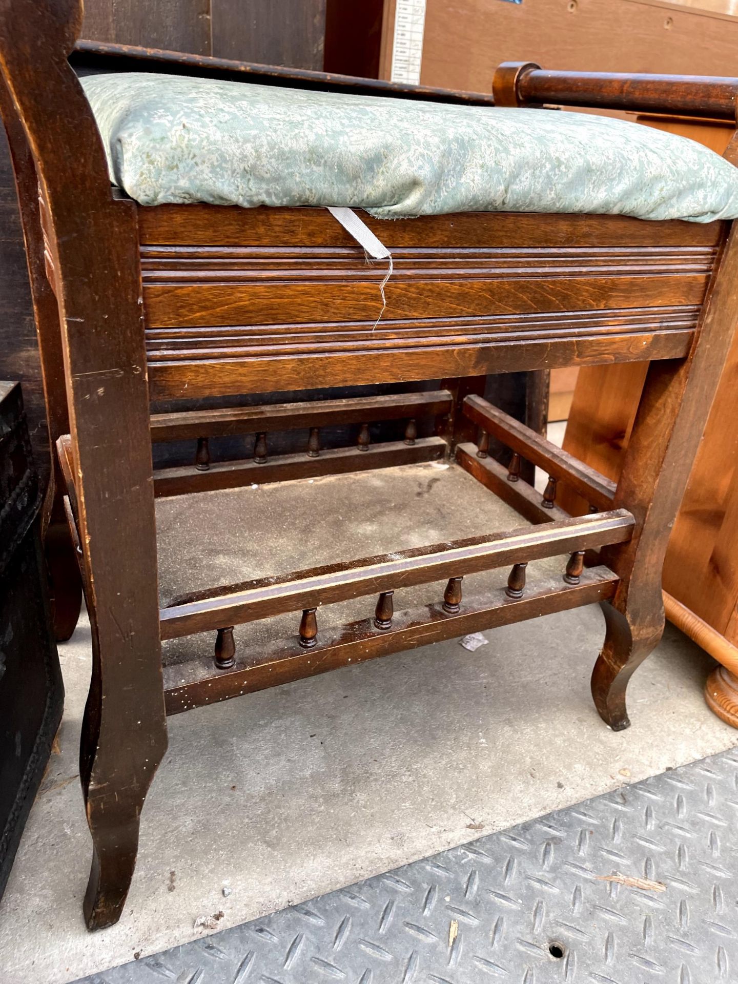 AN EDWARDIAN BEECH PIANO STOOL WITH LIFT-UP LID AND BED TABLE - Image 3 of 3