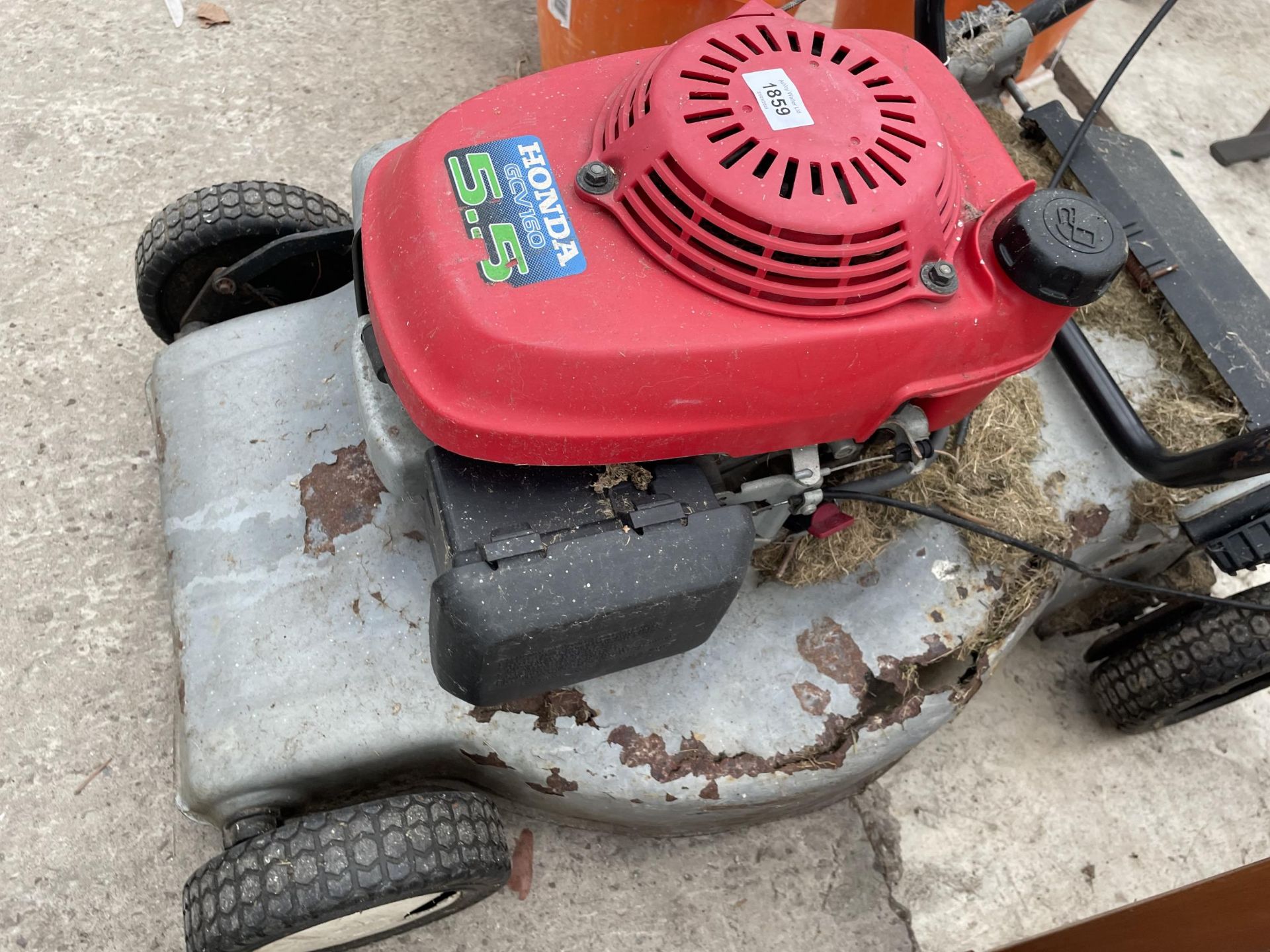 A HONDA GCV160 ROTARY LAWN MOER (A/F HOLE IN THE DECK) - Image 3 of 3