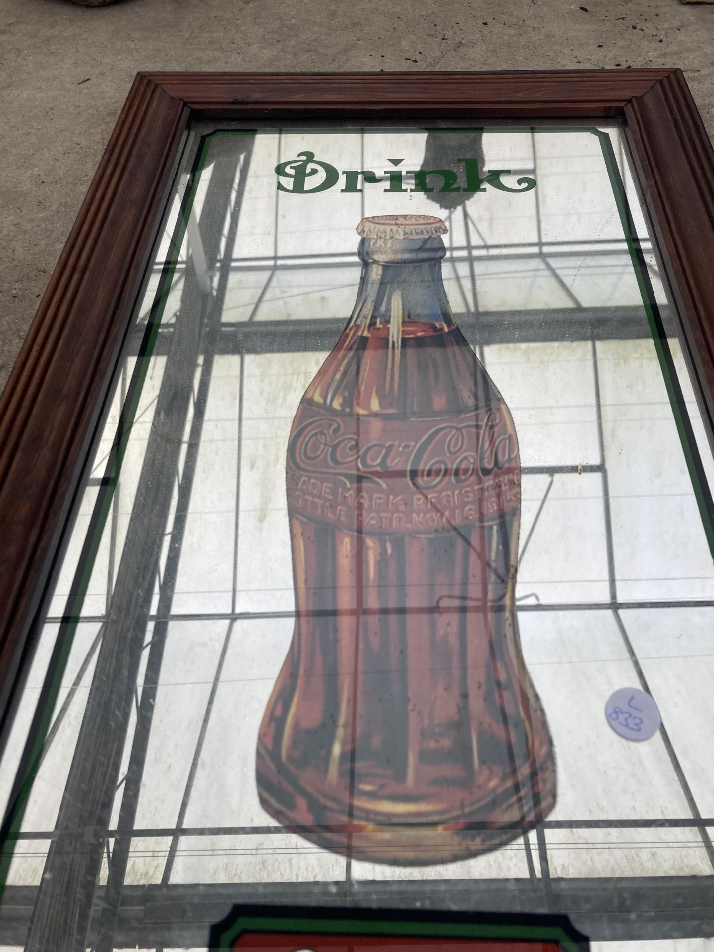 A VINTAGE STYLE COCA-COLA ADVERTISING MIRROR - Bild 3 aus 3