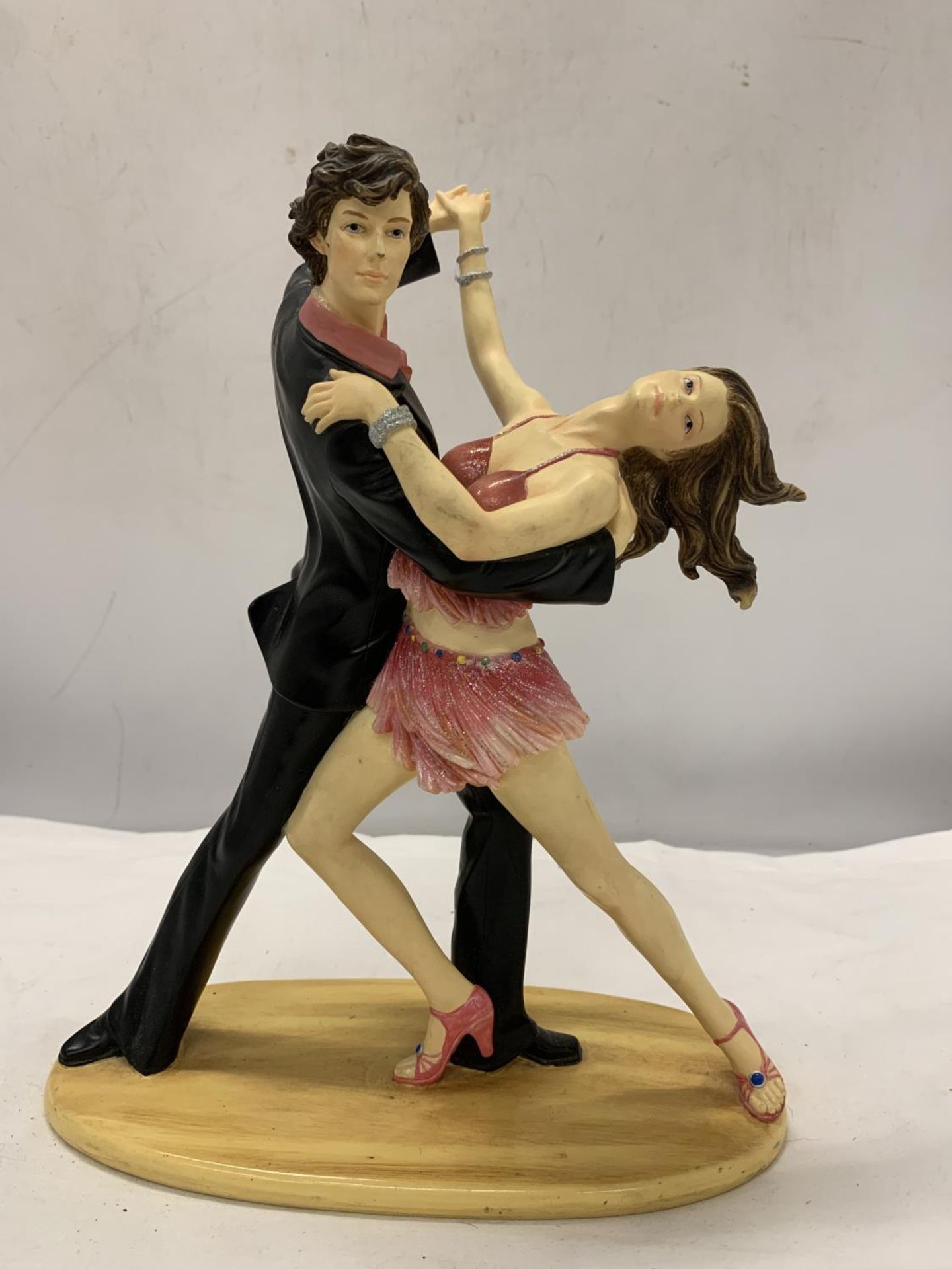 A REGENCY FIGURINE OF BALLROOM DANCERS, HEIGHT 26CM - Image 2 of 4