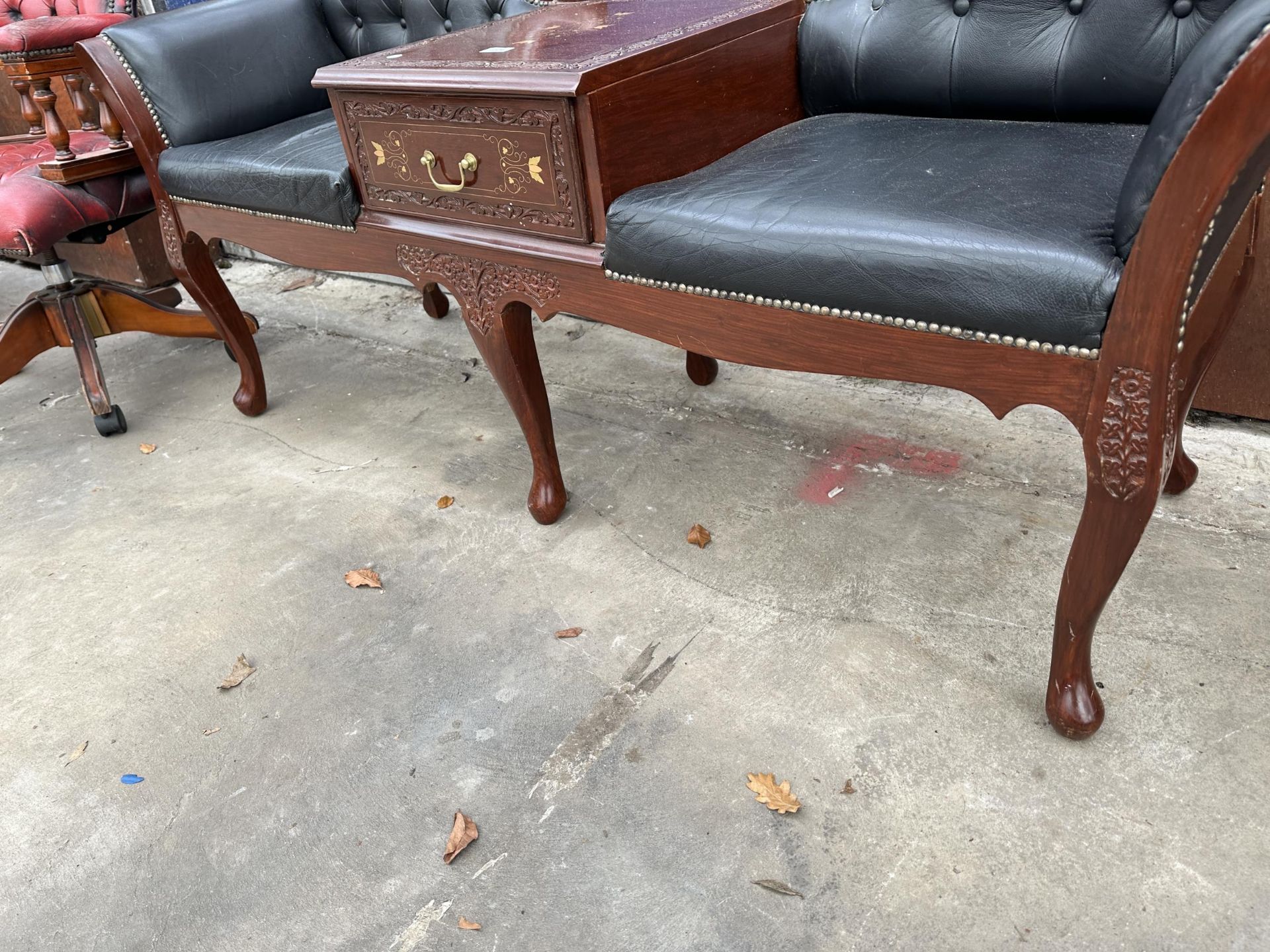 A BRASS INLAID INDIAN HARDWOOD AND BUTTONED LEATHER SCROLL END CONVERSATION DOUBLE SEAT WITH - Image 7 of 7