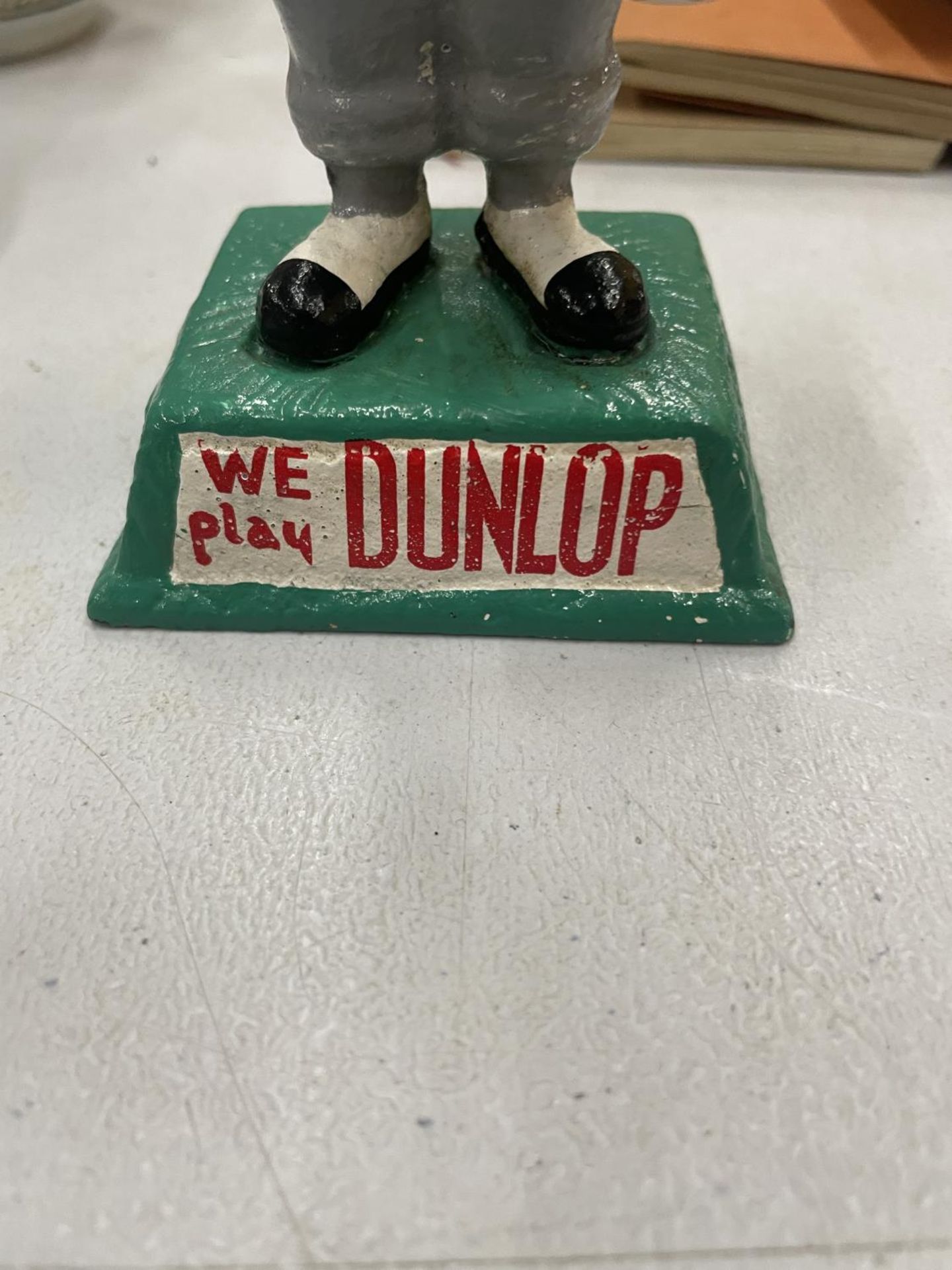 A SOLID CAST HANDPAINTED DUNLOP GOLF BALL CADDIE, HEIGHT 14CM - Image 2 of 3