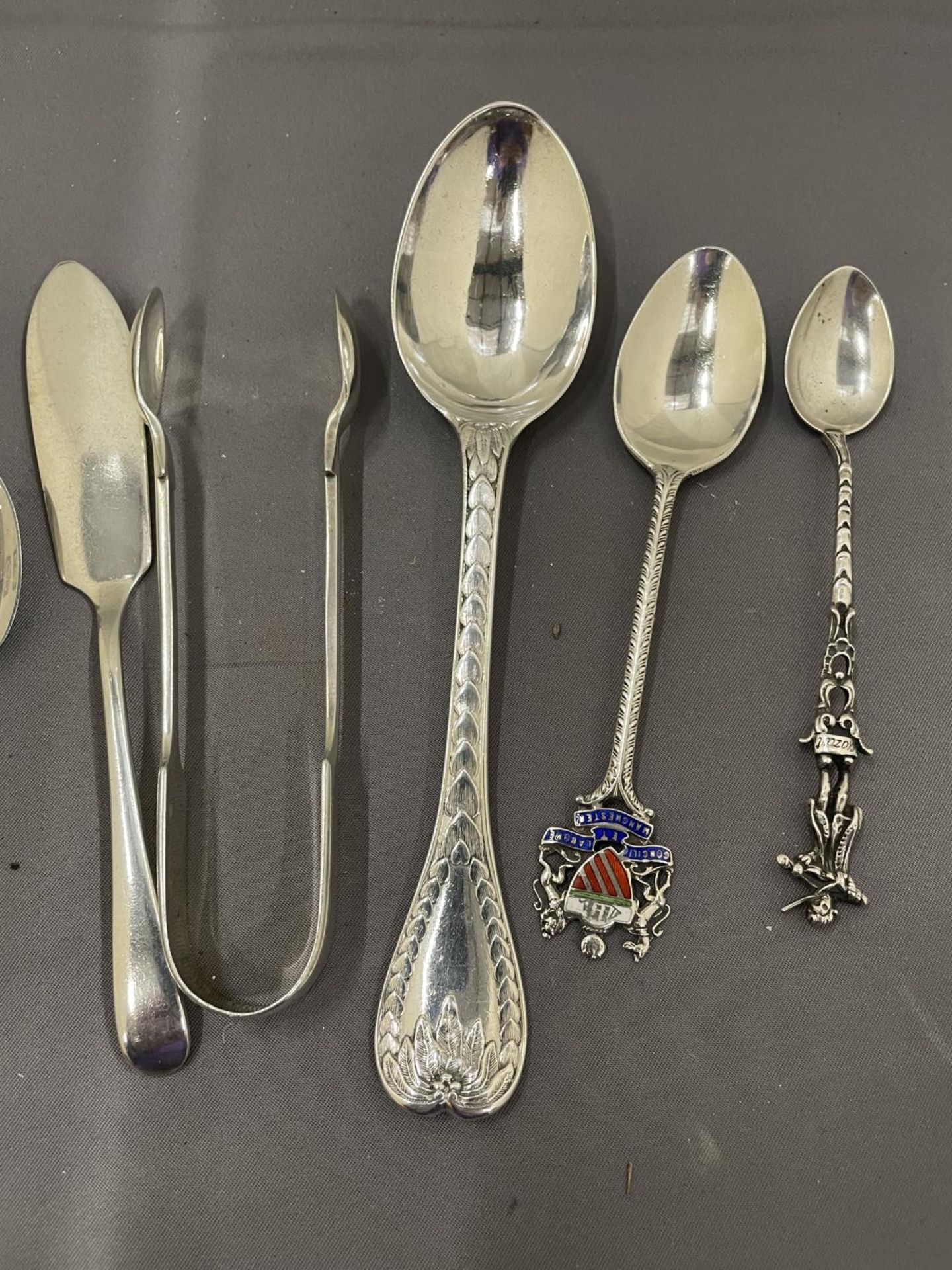 TEN PIECES OF VARIOUS MARKED SILVER ITEMS TO INCLUDE NIPS, FORKS, SPOONS AND KNIVES - Image 4 of 8