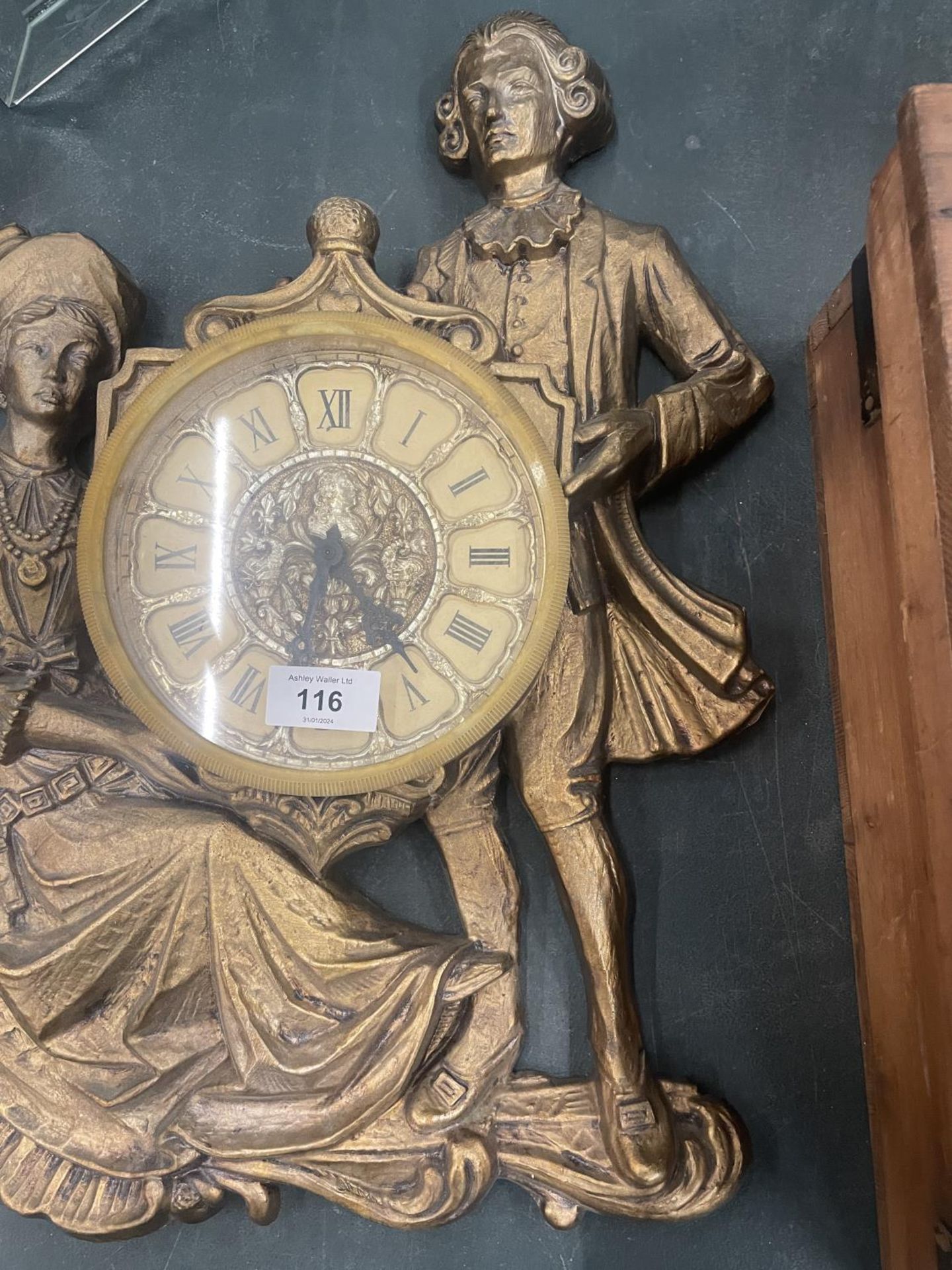 A LARGE GOLD COLOURED LORD AND LADY ROMAM WALL CLOCK, 20 INCH X 14 INCH - Image 3 of 3