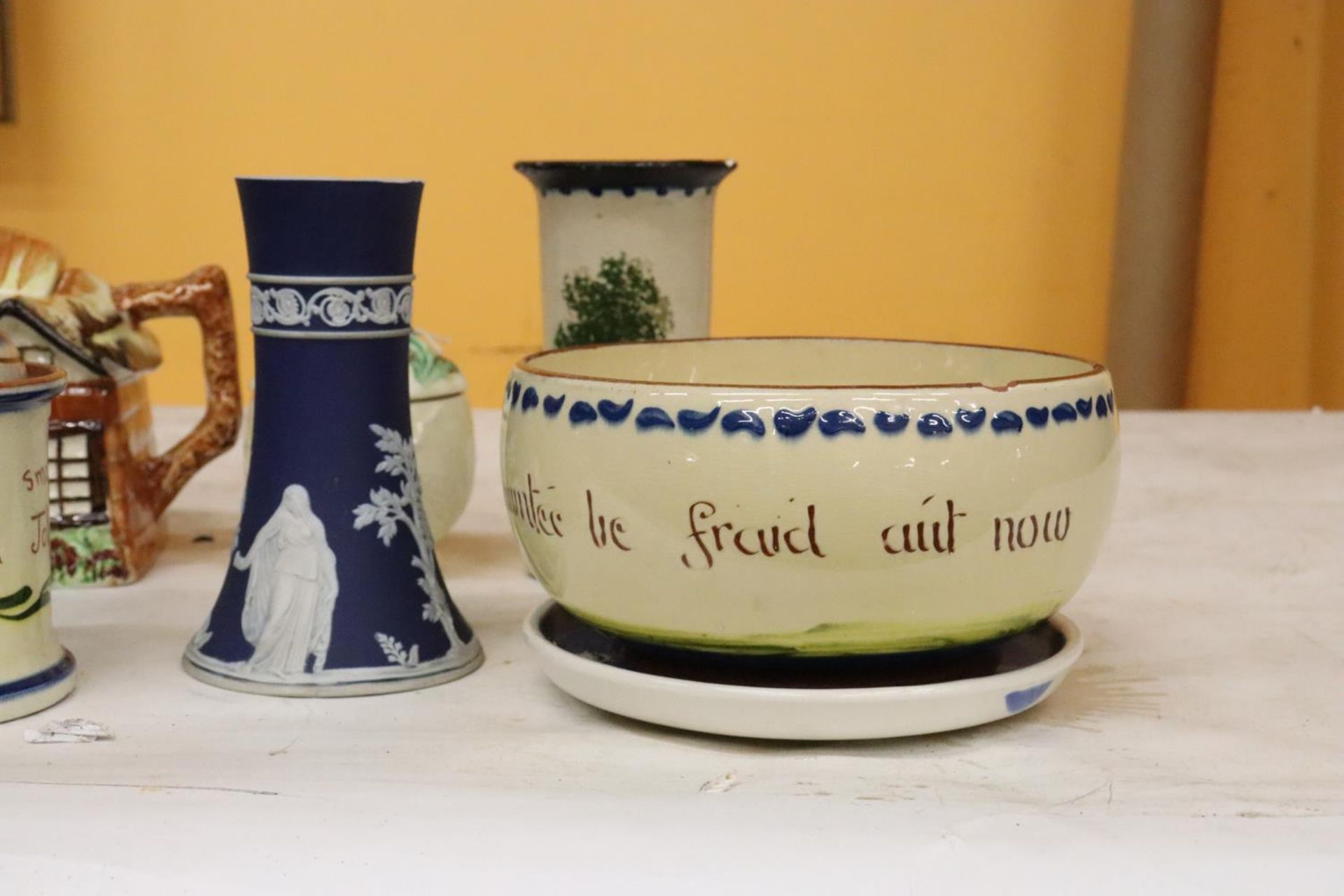 A QUANTITY OF POTTERY TO INCLUDE MOTTO WARE, ETC - Image 3 of 4