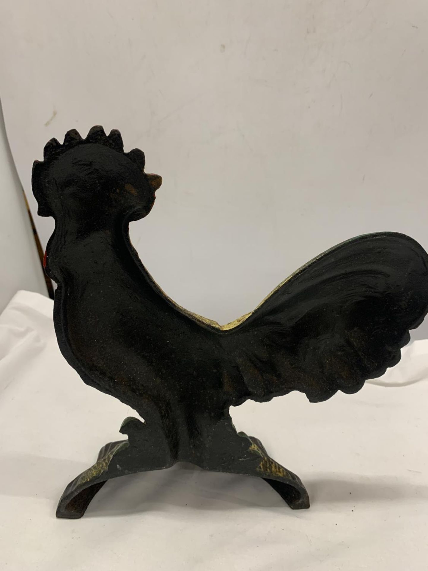 A CAST IRON COCKEREL DOORSTOP, HEIGHT 30CM - Image 2 of 2