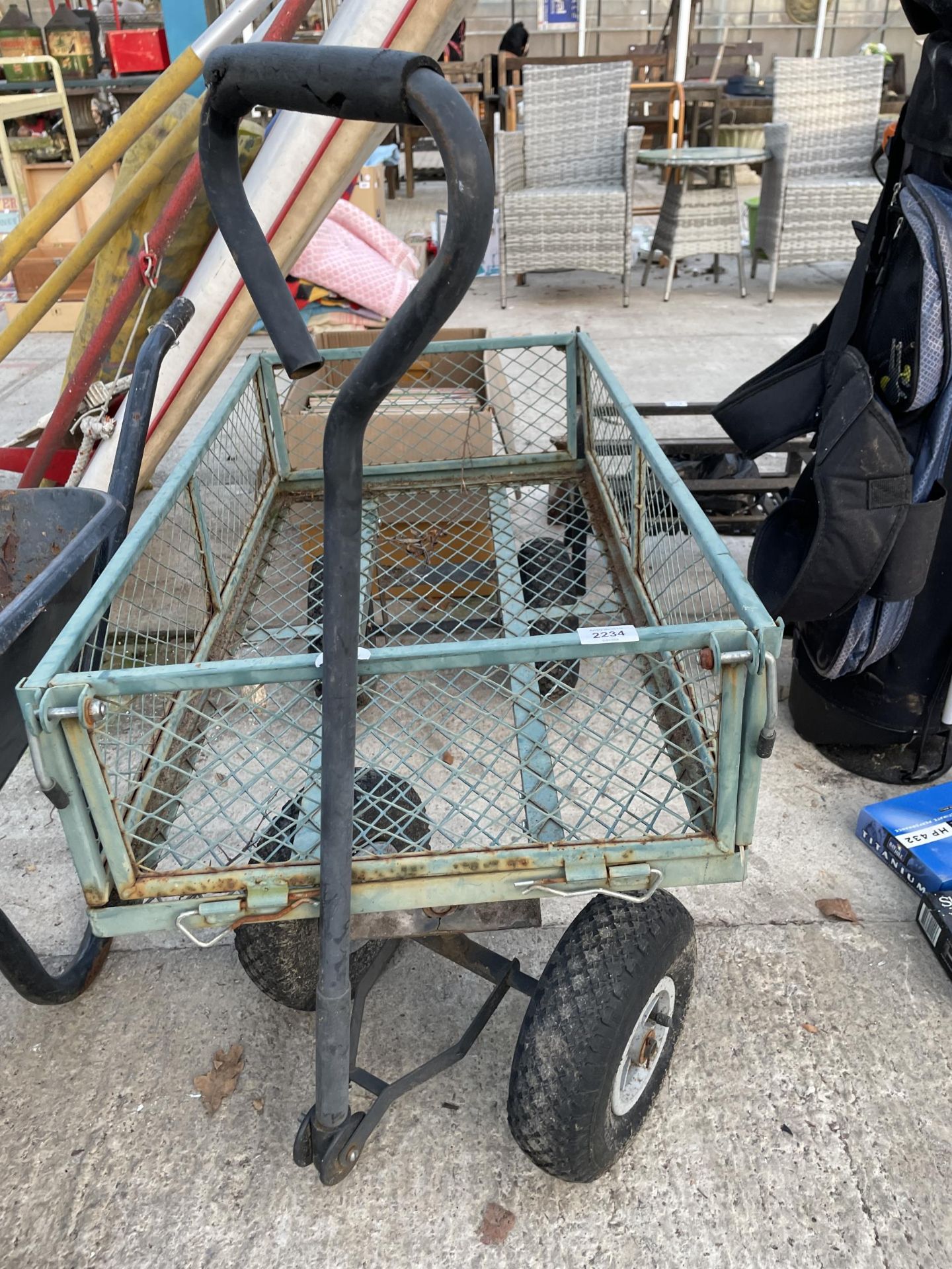 A METAL FOUR WHEELED MARKET GARDENERS TROLLEY - Image 2 of 2