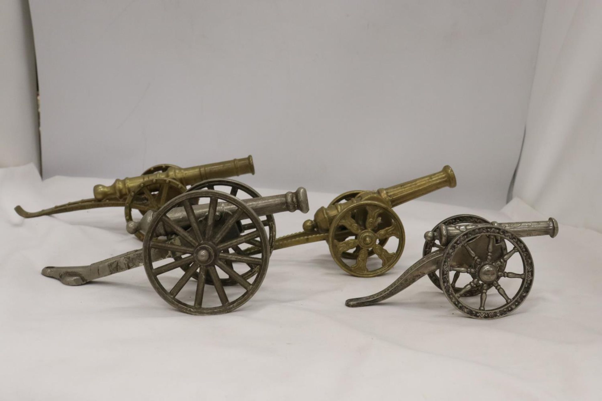 FOUR MODEL CANONS, TWO BRASS AND TWO WHITE METAL - Image 3 of 3