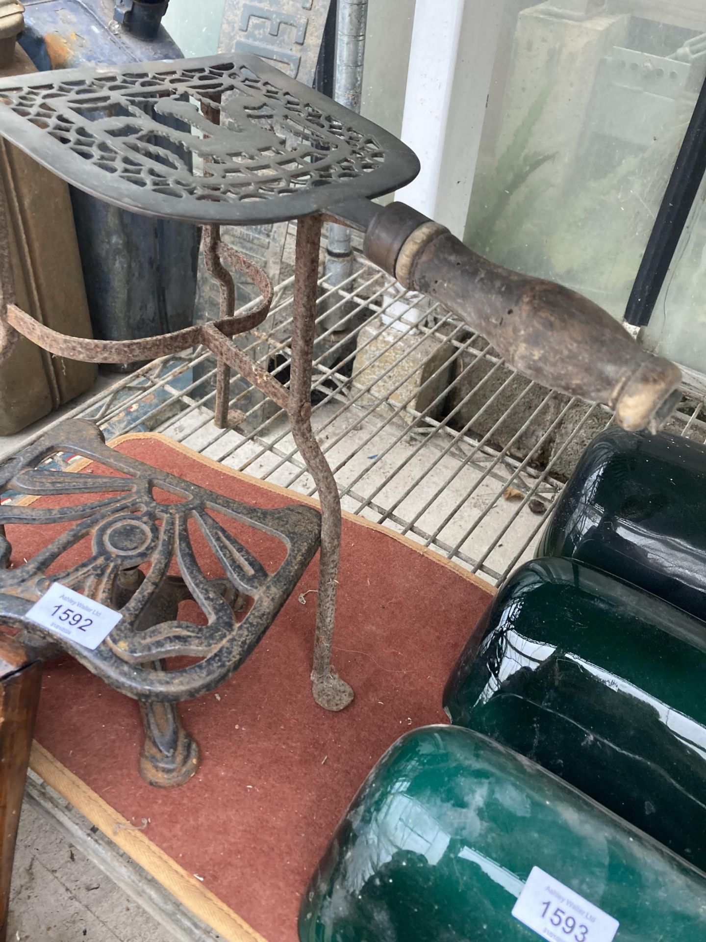 TWO VINTAGE METAL TRIVET STANDS - Image 3 of 3