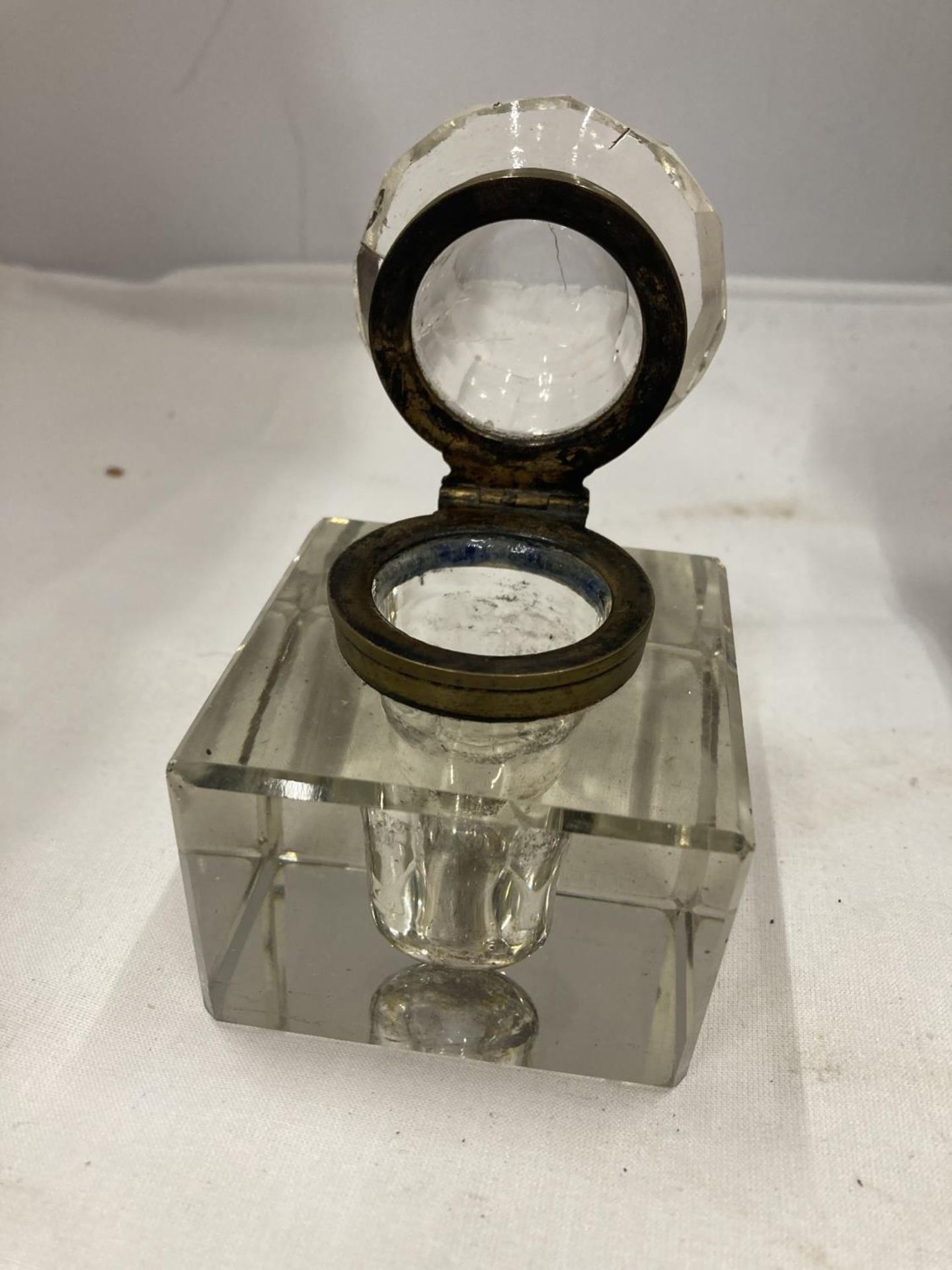 A DESK SET WITH LOWER DRAWER AND TWO ORIGINAL GLASS BOTTLES - Image 4 of 5