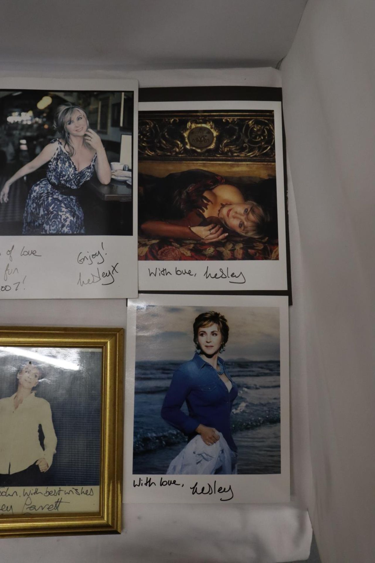 A COLLECTION OF LESLEY GARRETT SIGNED PHOTOS, ONE FRAMED - Image 4 of 4