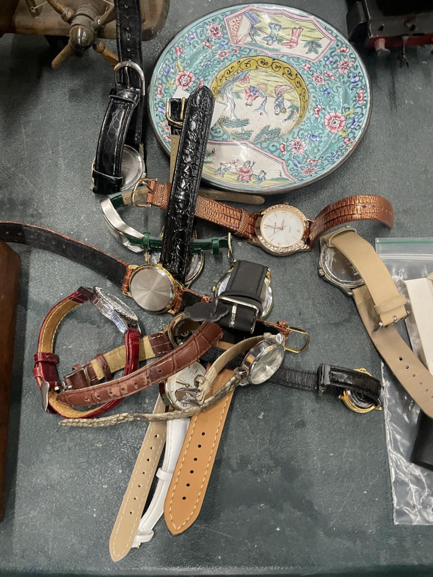 A QUANTITY OF WRISTWATCHES, WORKING AT TIME OF CATALOGUING, NO WARRANTY GIVEN - Image 2 of 2
