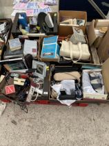 AN ASSORTMENT OF HOUSEHOLD CLEARANCE ITEMS