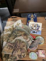 A MIXED VINTAGE LOT TO INCLUDE A V &A TILE, TAPESTRY STYLE WALLHANGING, SMALL PLAQUES, A BRASS TRAY,