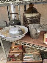 AN ASSORTMENT OF ITEMS TO INCLUDE A BRASS KETTLE AND A JUG ETC