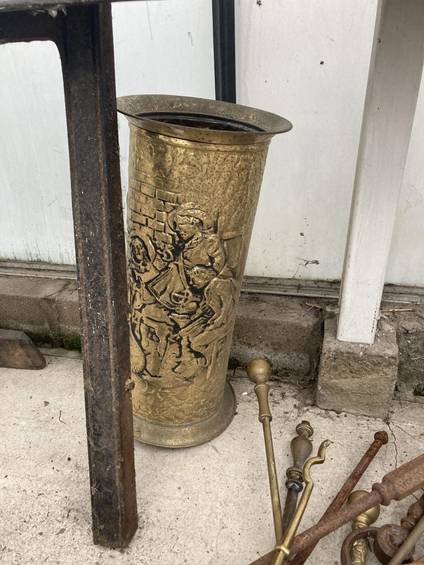 A VINTAGE COPPER FIRE HOOD, BRASS COMPANION ITEMS AND A BRASS STICK STAND ETC - Image 4 of 4