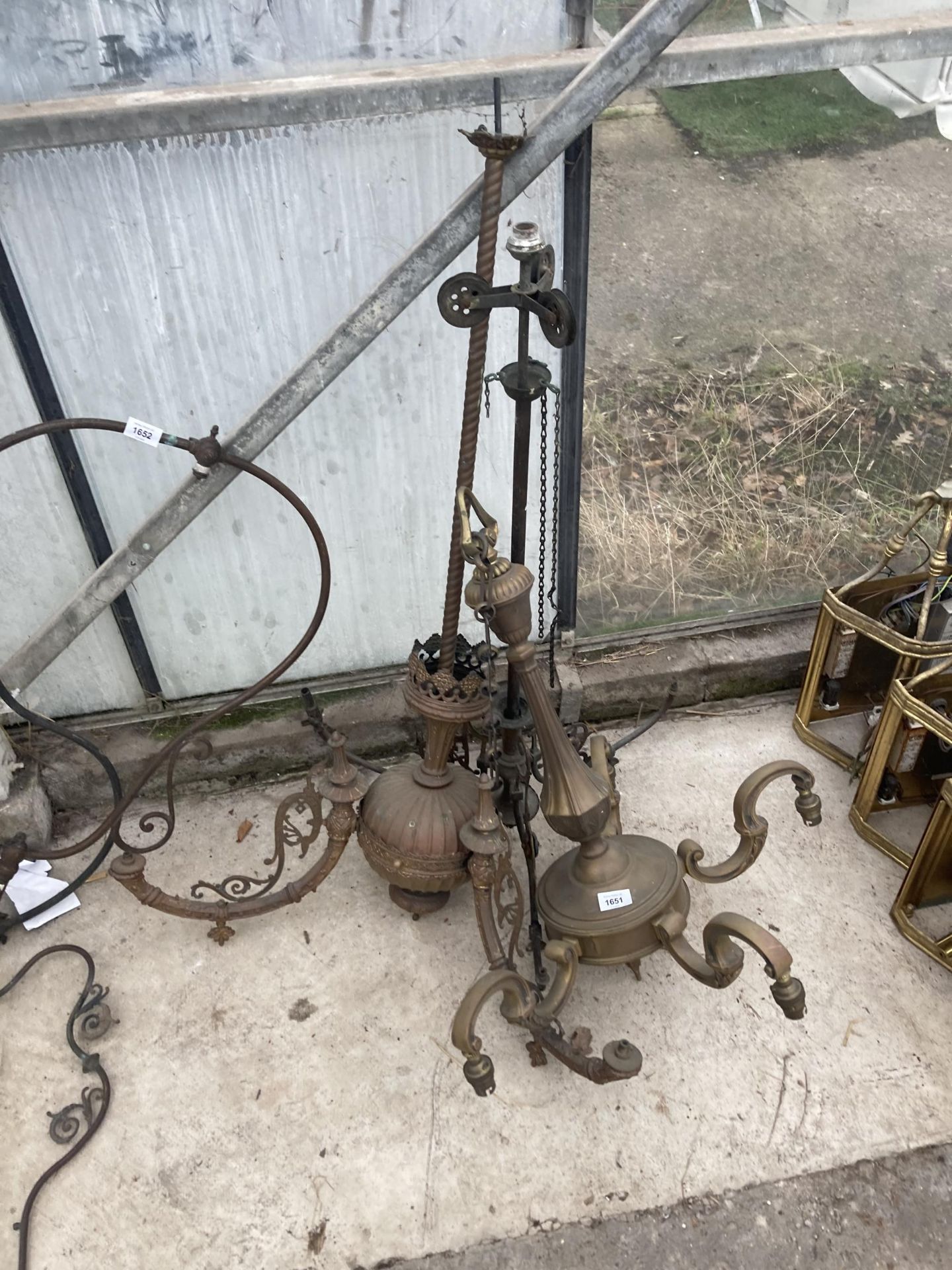 THREE VARIOUS VINTAGE CIELING LIGHT FITTINGS TO INCLUDE A BRASS FOUR BRANCH EXAMPLE AND A COPPER