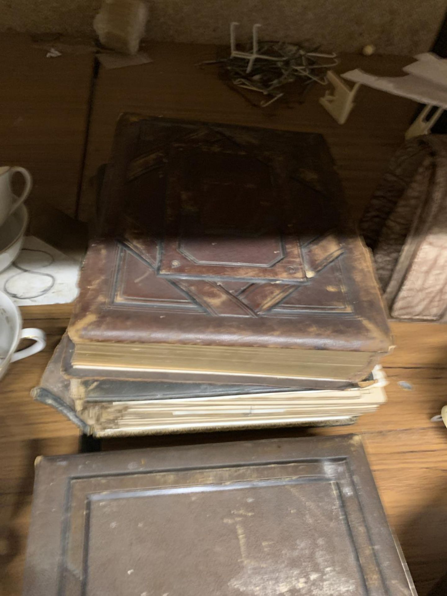 FOUR VICTORIAN PHOTO ALBUMS, SOME CONTAINING PHOTOGRAPHS - Bild 2 aus 9