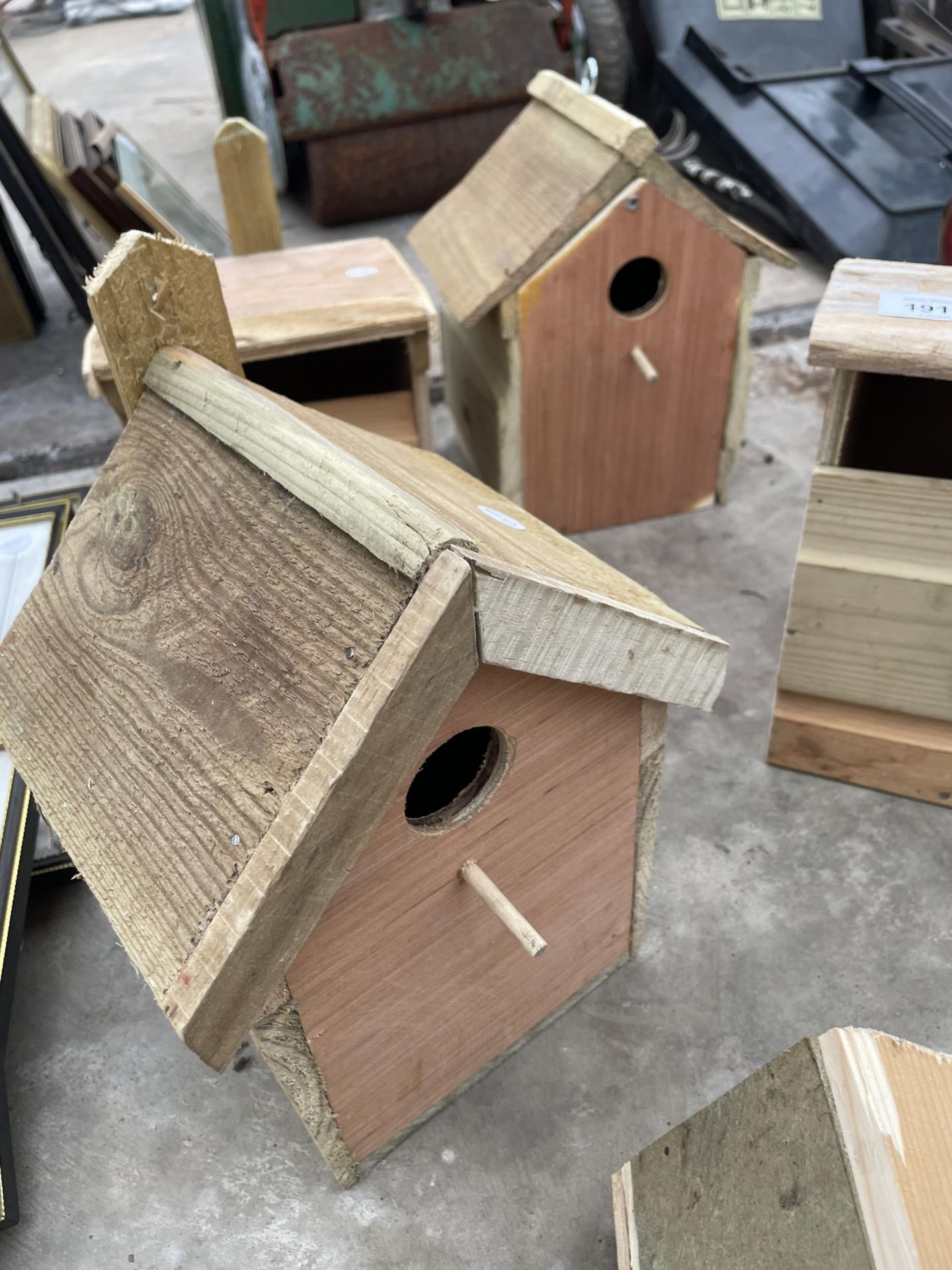 FIVE VARIOUS WOODEN BIRD BOXES - Image 2 of 2