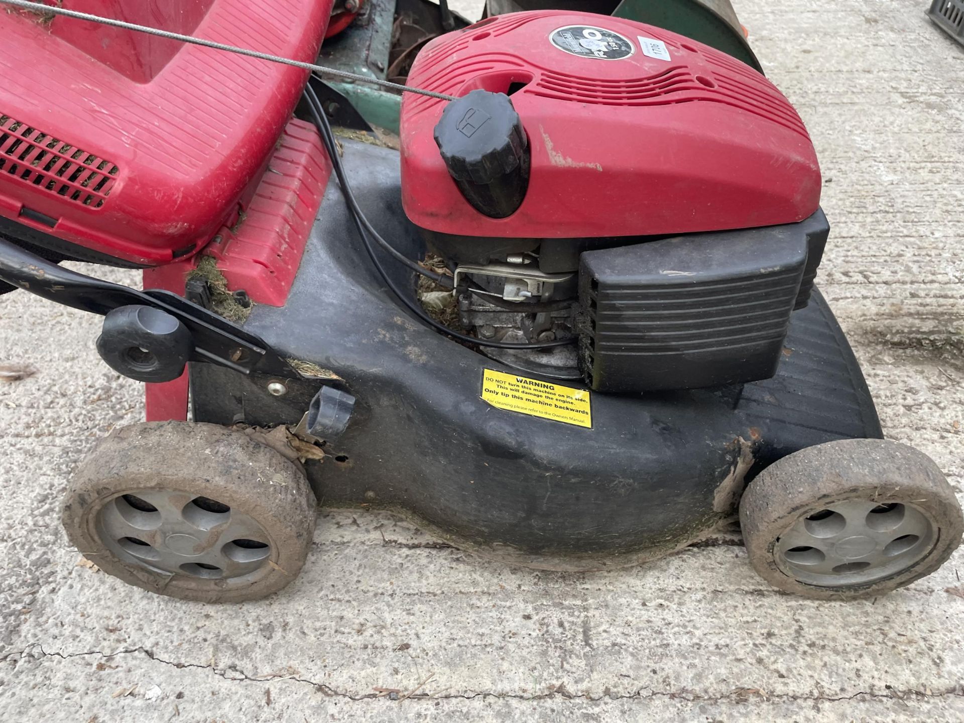 A MOUNTFIELD PETROL LAWN MOWER WITH GRASS BOX - Image 2 of 3