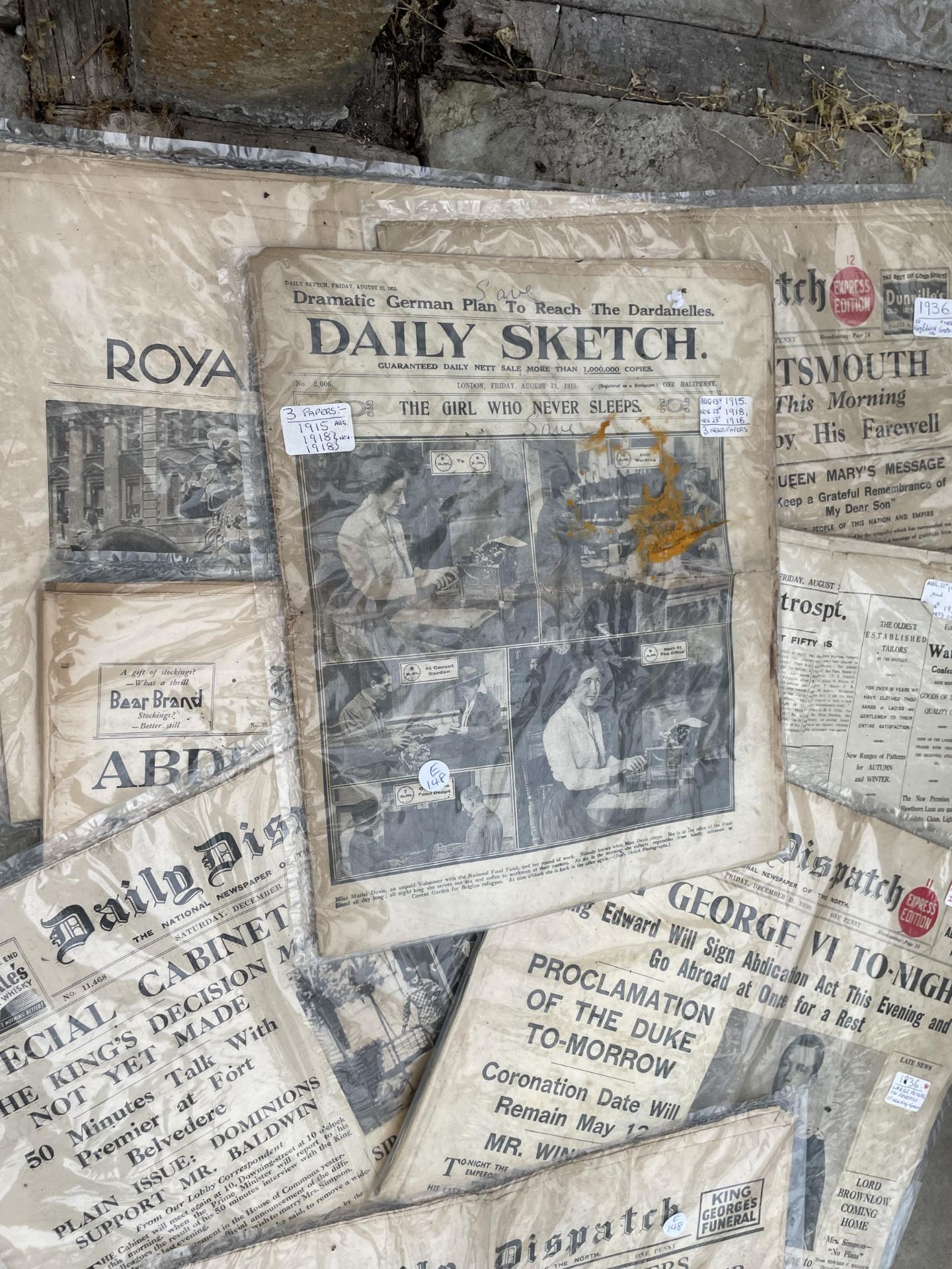 AN ASSORTMENT OF VINTAGE NEWSPAPERS - Image 2 of 5
