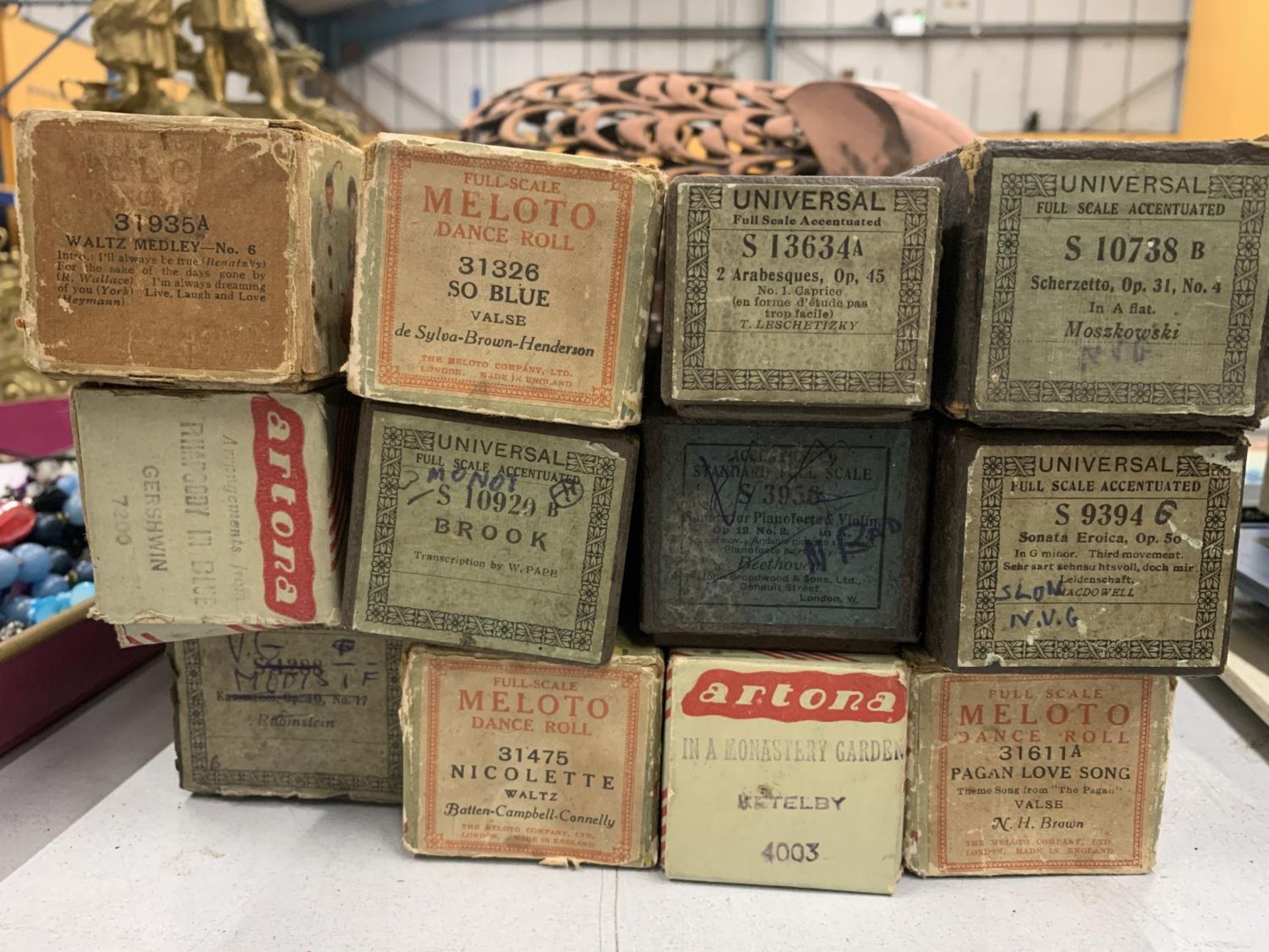 A COLLECTION OF VINTAGE PIANOLA MUSIC ROLLS - 21 IN TOTAL - Image 7 of 8