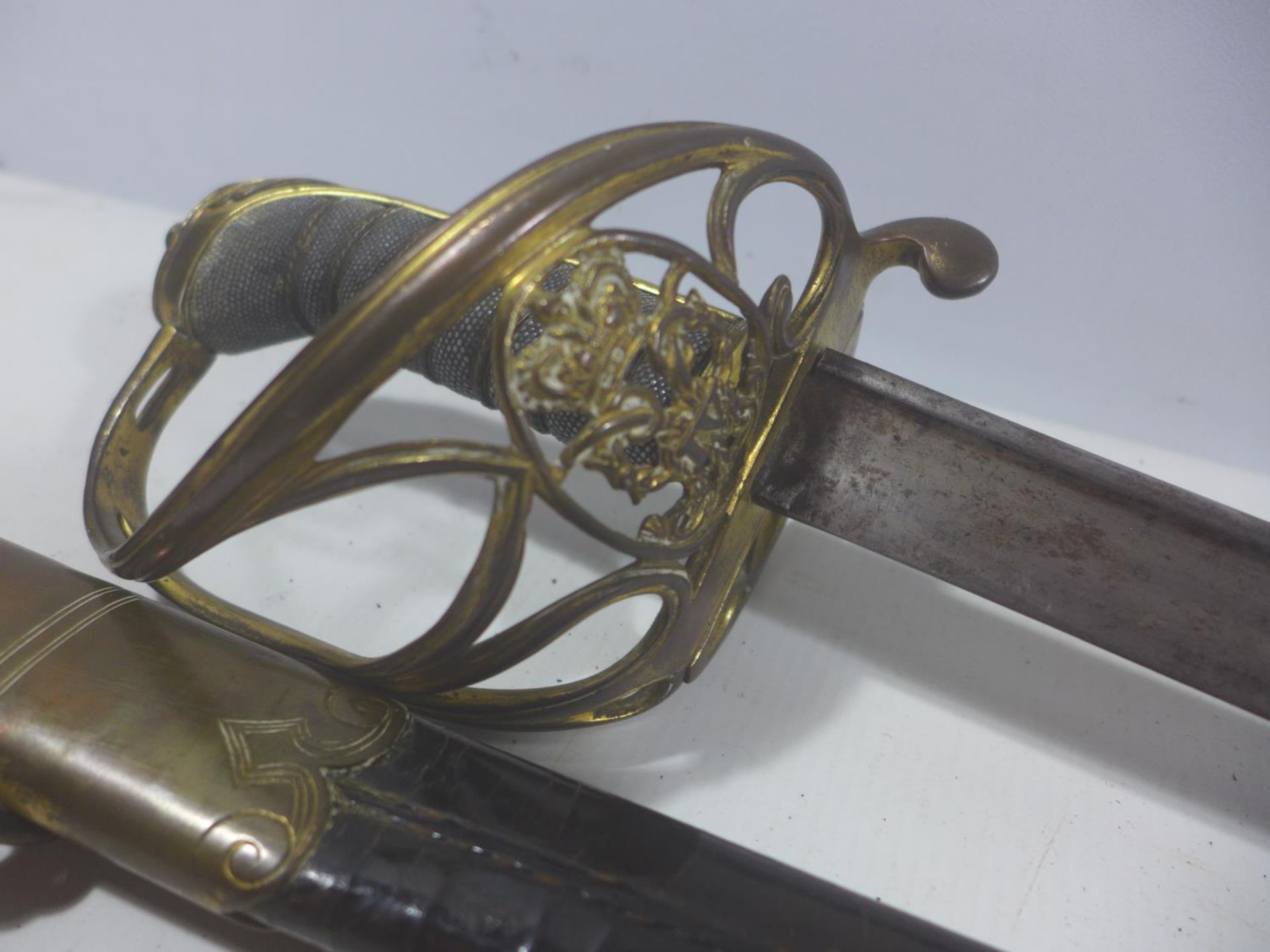 A WILLIAM IV 1822 PATTERN OFFICERS SWORD AND SCABBARD, 82CM BLADE WITH ACID ETCHED DECORATION, - Image 7 of 9