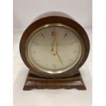 A BATTY MANCHESTER ELLIOTT DECO STYLE MANTLE CLOCK SEEN WORKING BUT NO WARRANTY