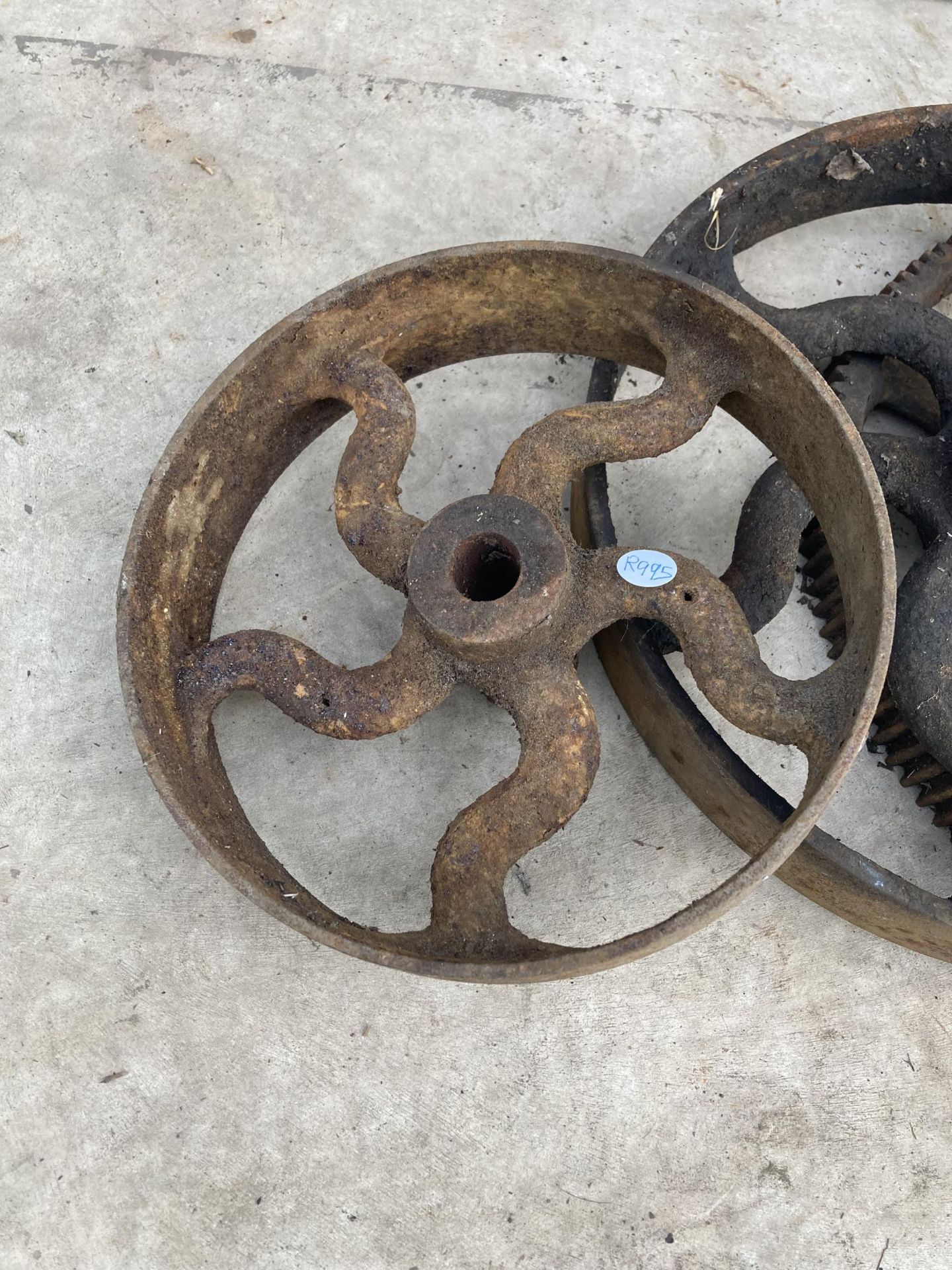 THREE VINTAGE CAST IRON WHEEL COGS - Image 2 of 3