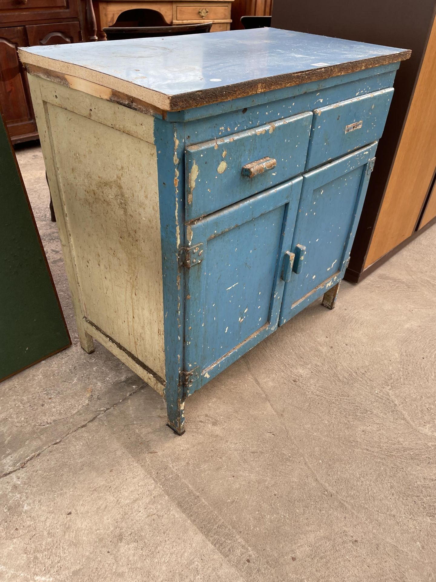 A 1950'S FORMICA TOP SIDE CABINET, 31" WIDE - Image 2 of 3