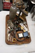 A MIXED VINTAGE LOT TO INCLUDE AN OAK HANDLED TRAY, NAPKIN RINGS, SODA SYPHONS, KNIFE RESTS,