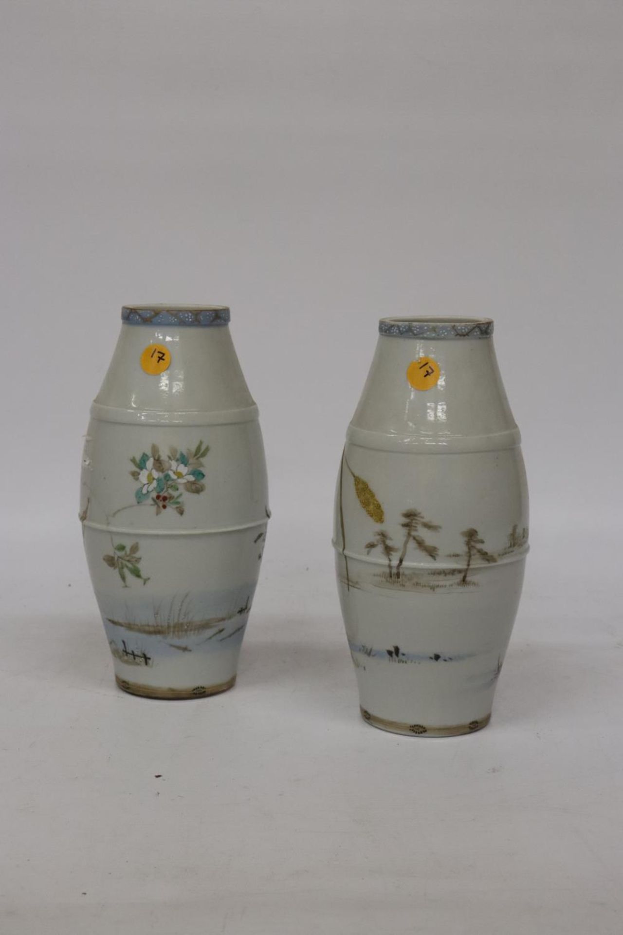 A PAIR OF JAPANESE EGGSHELL VASES WITH BIRD AND FLORAL DESIGN, UNMARKED TO BASE, HEIGHT 25CM - Image 3 of 5