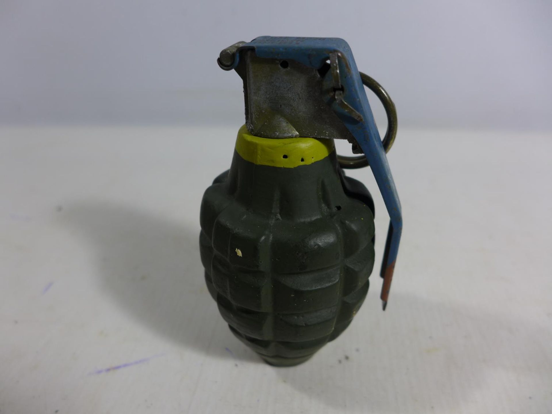 A MID 20TH CENTURY 'PINEAPPLE' PRACTICE GRENADE - Image 2 of 3