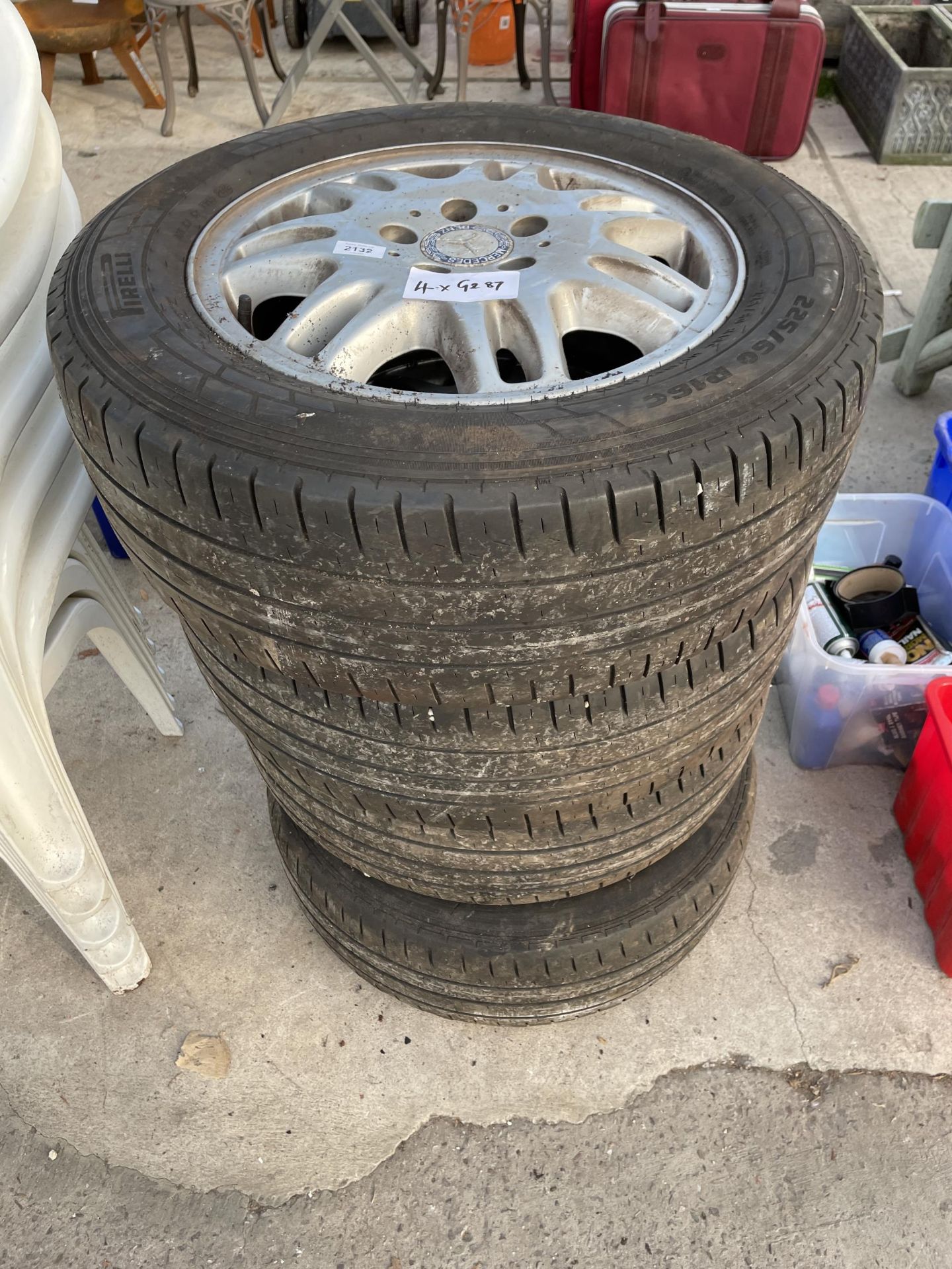 A SET OF FOUR MERCEDES BENZ RIMS WITH 225/60R16C TYRES