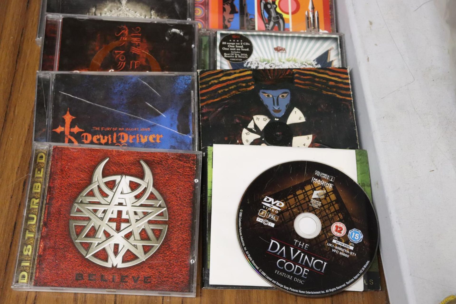 A QUANTITY OF CD'S TO INCLUDE JAMES BLUNT, FOO FIGHTERS AND VARIOUS ARTISTS - Image 2 of 4