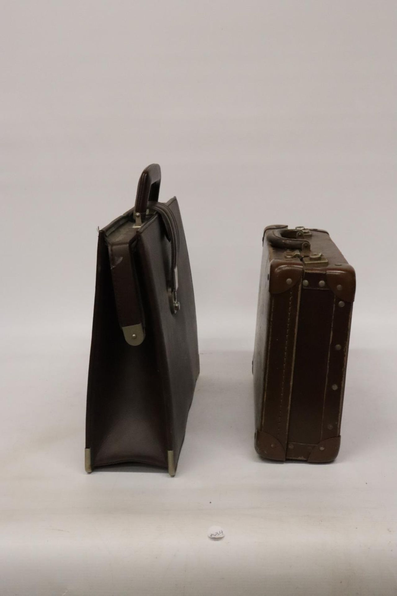 TWO VINTAGE LEATHER BRIEFCASES - Image 3 of 6