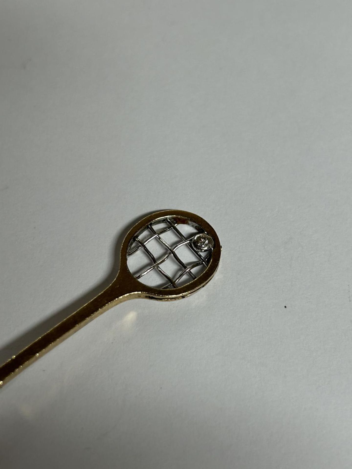 A LATE 2OTH CENTURY 9CT YELLOW GOLD AND DIAMOND TENNIS RACKET PENDANT BY CJ OF SHEFFIELD 1984, - Image 2 of 3