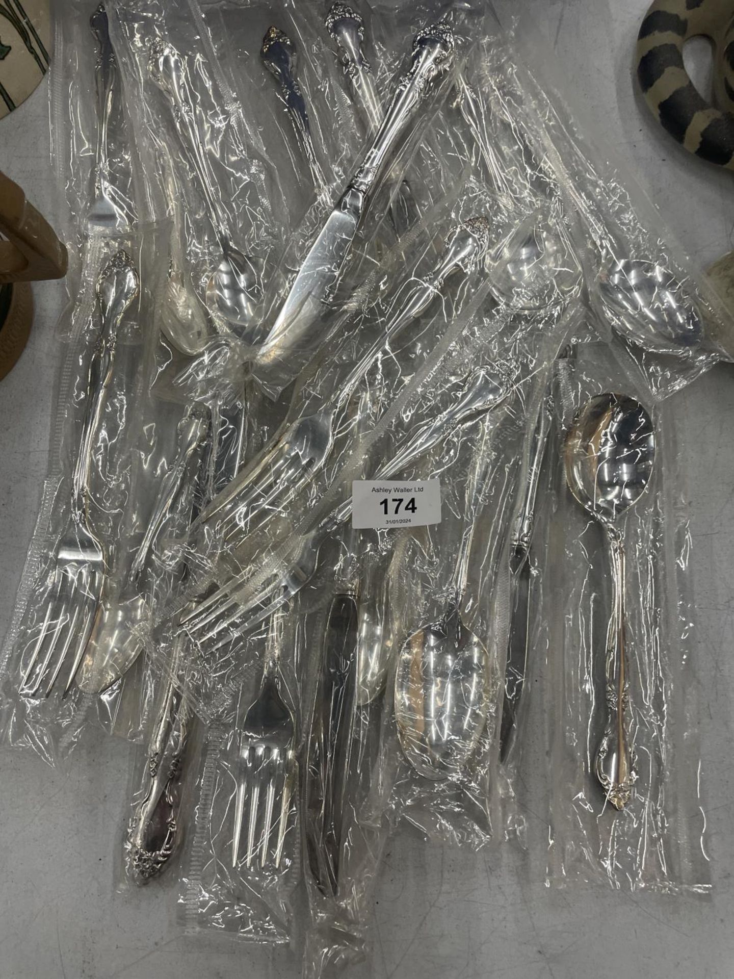 A QUANTITY OF SILVER PLATED CUTLERY BY ONEIDA - Image 2 of 3