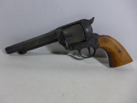 A NON FIRING REPLICA COLT REVOLVER, 14CM BARREL, LENGTH 28CM