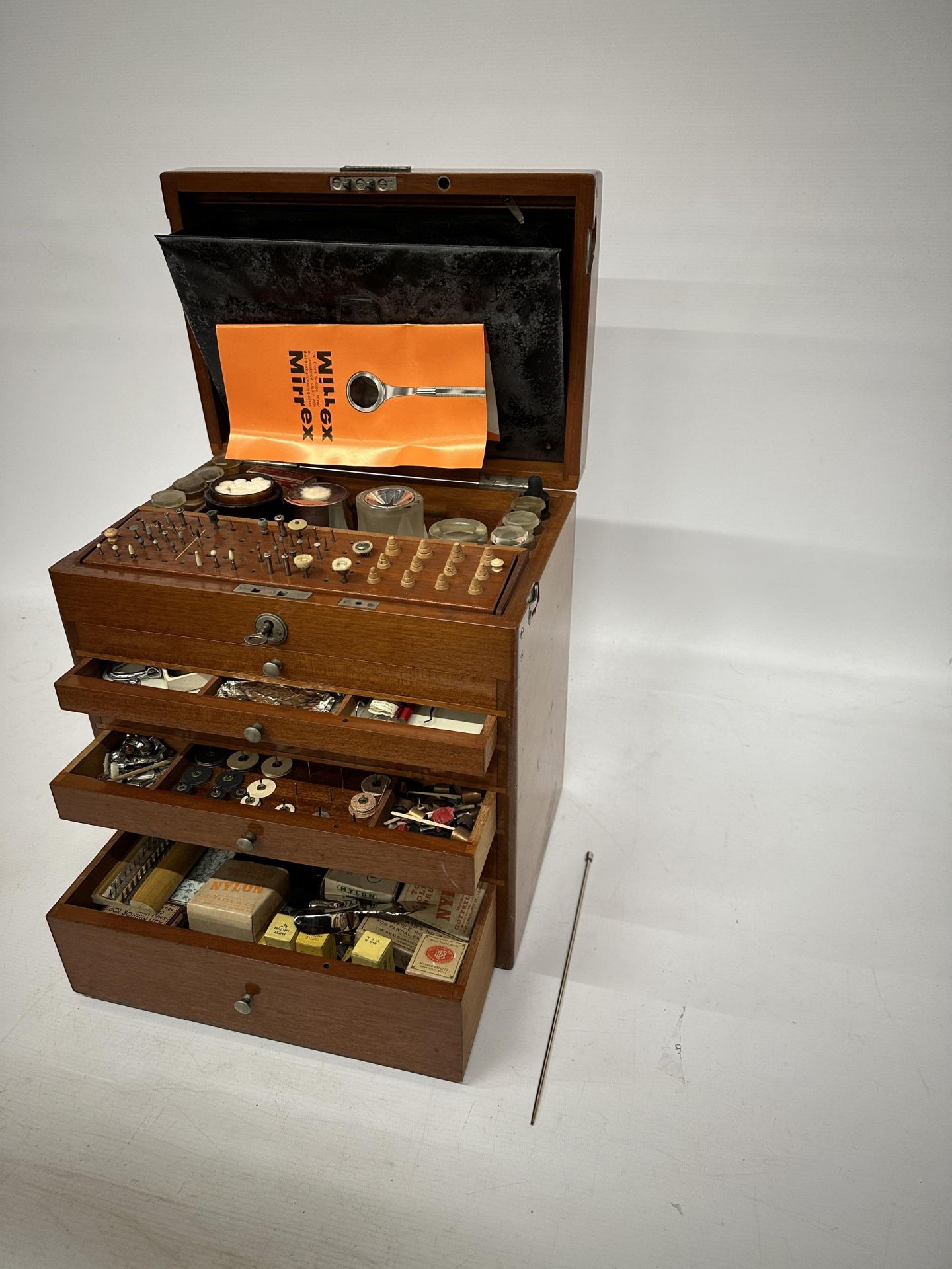 AN DENTAL SURGEON'S ANTIQUE TRAVEL CABINET WITH CONTENTS