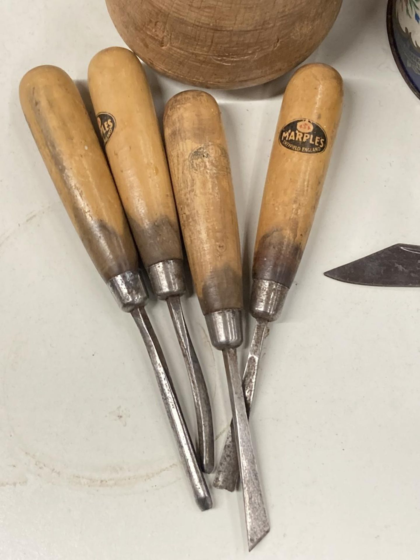 A QUANTITY OF VINTAGE 'MARPLES' WOODEN HANDLED HAND TOOLS PLUS A MALLET - Image 2 of 3