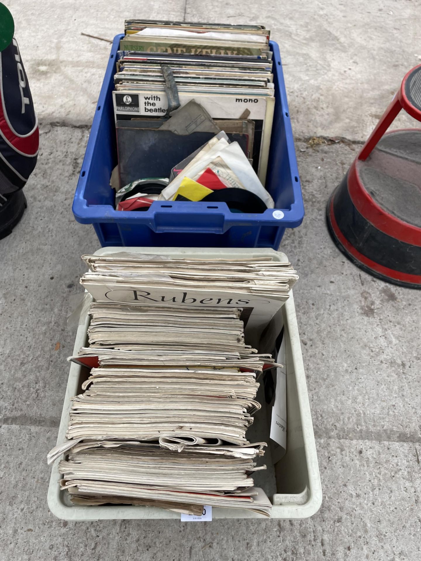 AN ASSORTMENT OF VINTAGE LP RECORDS AND MAGAZINES ETC