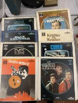 A COLLECTION OF VINTAGE VIDEO DISCS TO INCLUDE AN AMERICAN WEREWOLF IN LONDON, KRAMER VS KRAMER,