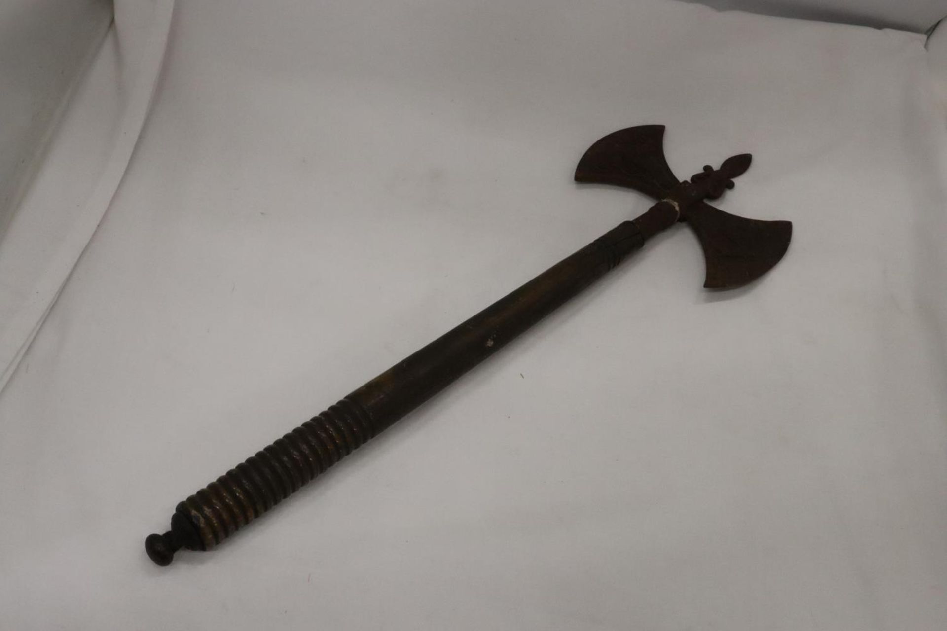 A VINTAGE DOUBLE HEADED GRYPHON AXE - Image 2 of 3