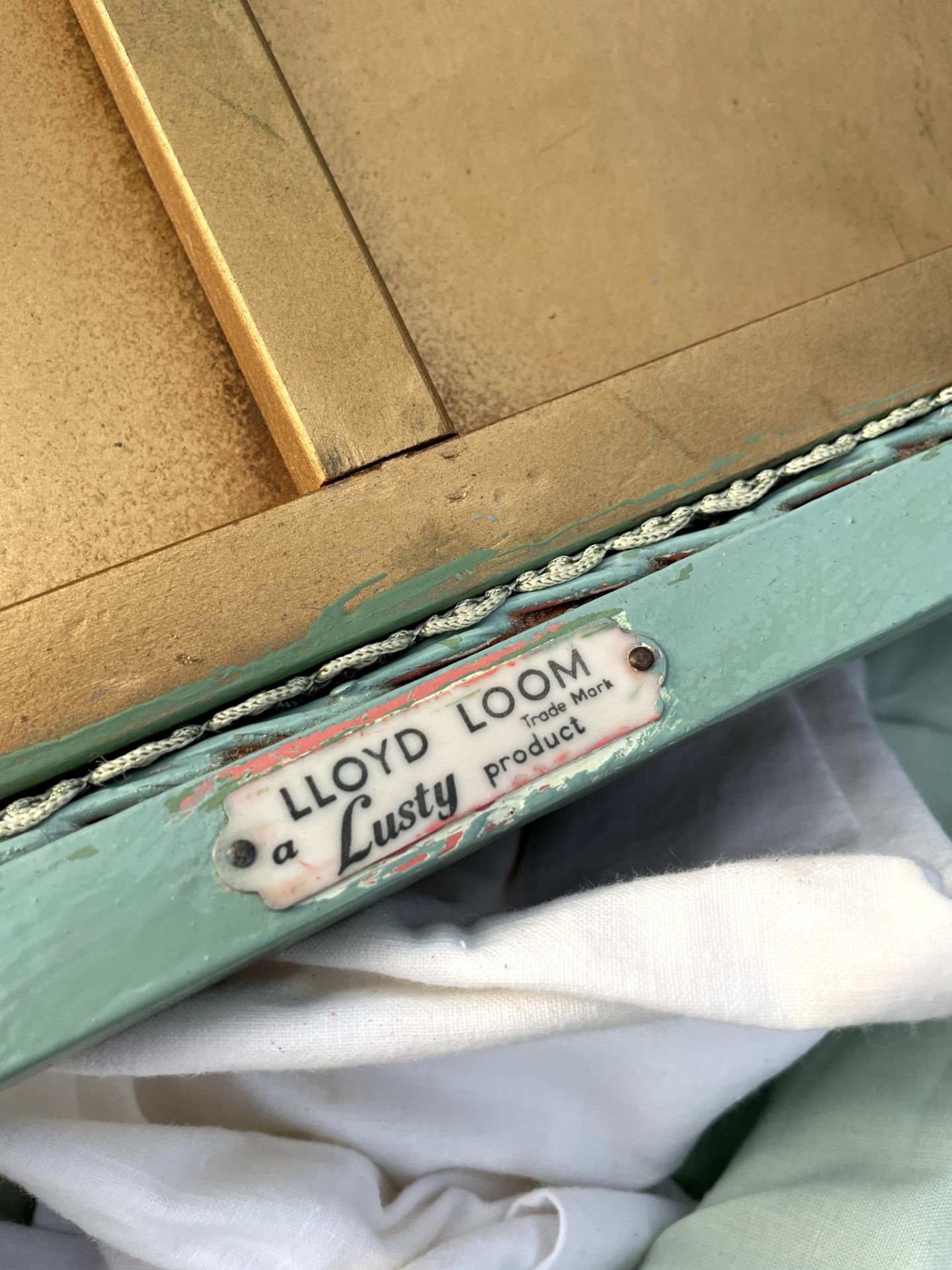 A LLOYD LOOM BEDROOM CHAIR AND LINEN BOX - Image 2 of 3