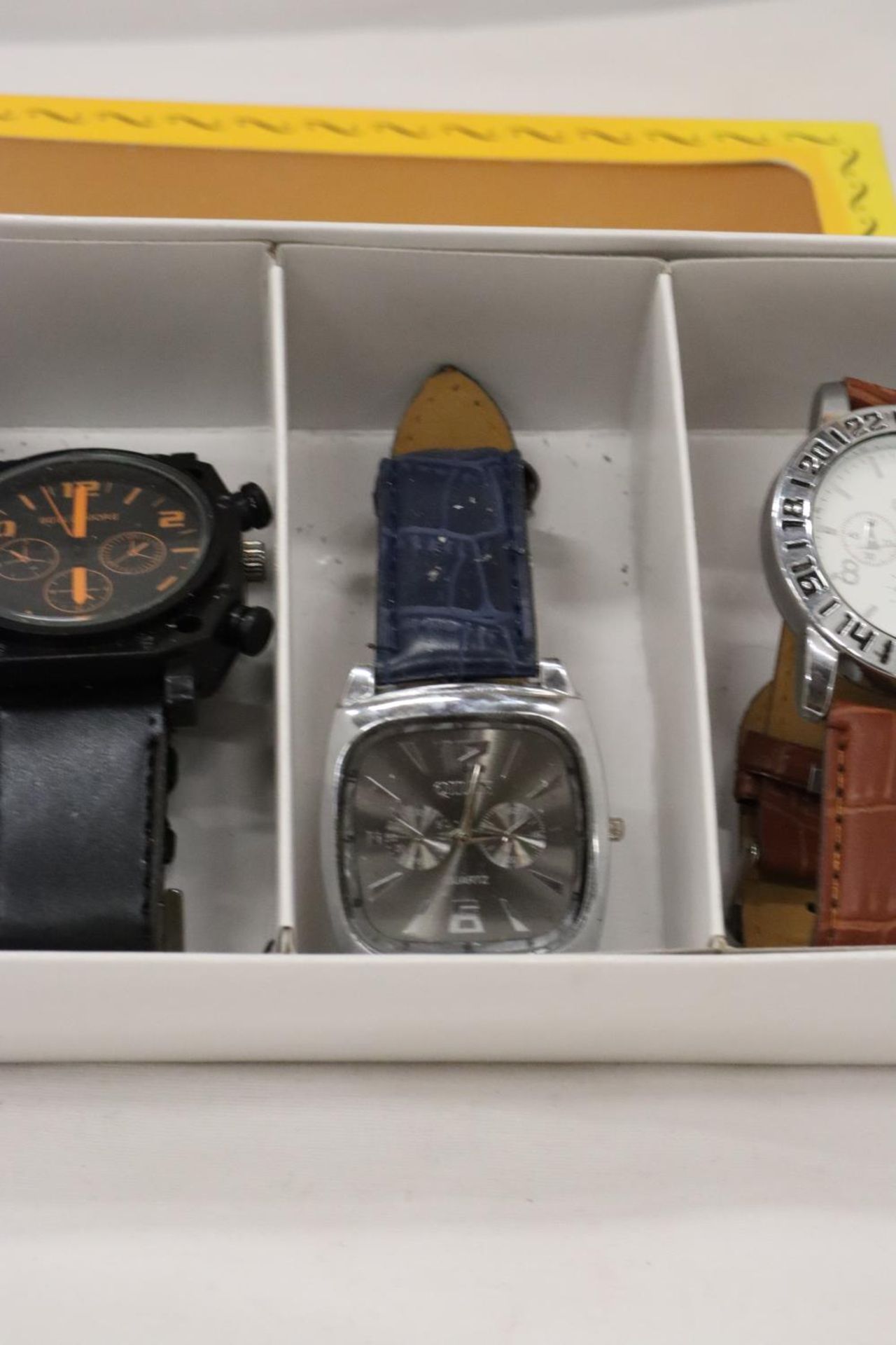 FIVE ASSORTED WRISTWATCHES - Bild 4 aus 6