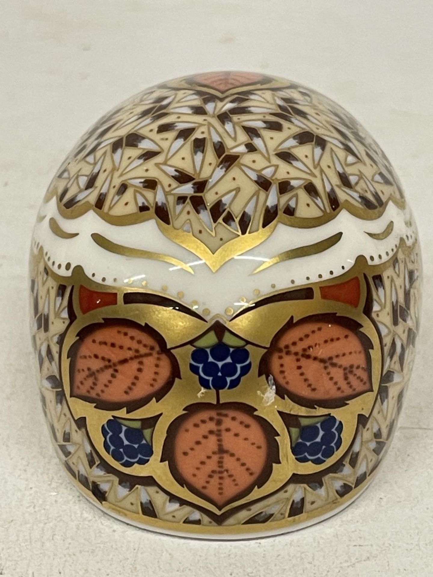 A ROYAL CROWN DERBY BRAMBLE HEDGEHOG (FIRSTS) - Image 2 of 4
