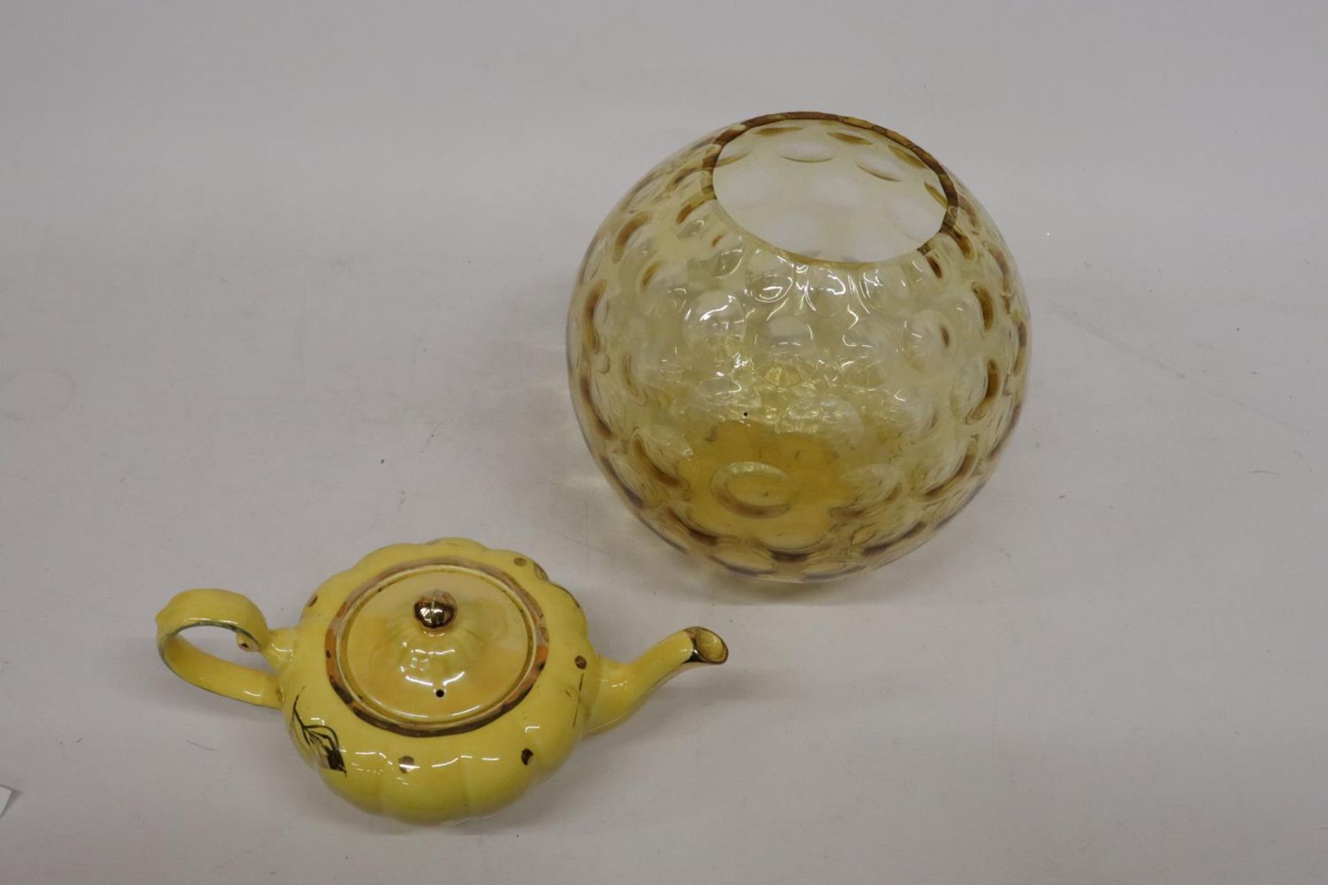 AN ARTHUR WOODS TEAPOT AND A LARGE RETRO GLASS BOWL - Image 5 of 5